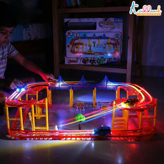 Avenger Theme Portable Car Track Playset - 86 Pcs Marvel Racing Track with Diecast Metal Cars, DIY Customizable Race Track for Kids 3+ Years, Realistic Miniature Collectible Toy (Multicolor)