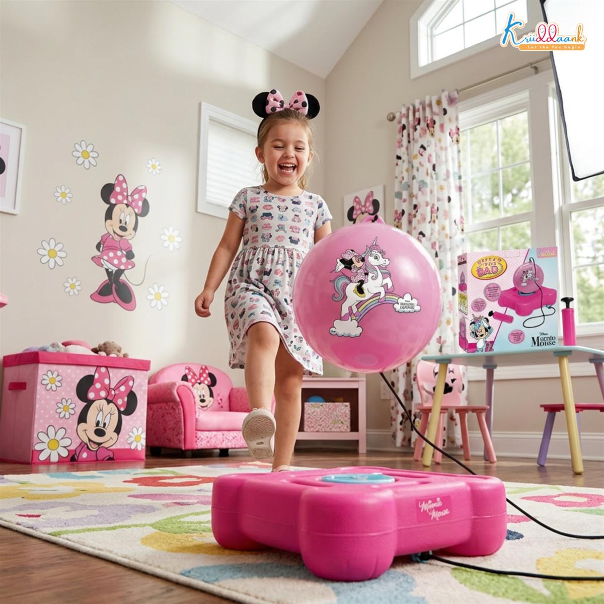 Disney Minnie Mouse Reflex Soccer Ball Solo Training Kit - Indoor & Outdoor Soccer Trainer with Rebound Action - Portable Sports Play Set for Kids & Toddlers Age 3+ - Pink