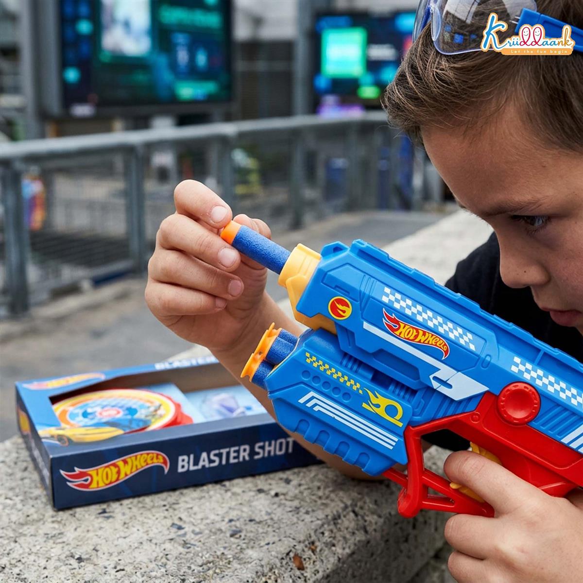 Hot Wheels Blaster Gun Toy for Kids - Soft Bullet Foam Blaster with 10 Darts, Target Board & Safety Glasses - Action Shooting Game Toy for Boys & Girls Age 4+ (Blue)