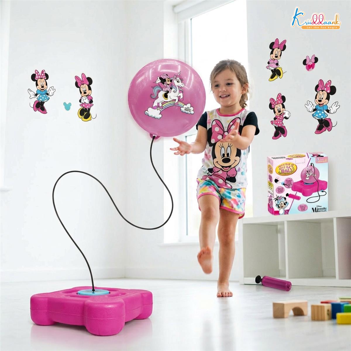 Disney Minnie Mouse Reflex Soccer Ball Solo Training Kit - Indoor & Outdoor Soccer Trainer with Rebound Action - Portable Sports Play Set for Kids & Toddlers Age 3+ - Pink