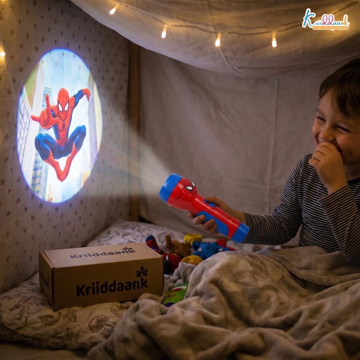 Spiderman Handheld Projector Torch & Drawing Set for Kids, Battery Operated Marvel Heroes Flashlight with 3 Slides, 24 Patterns, Stencils & Markers, Educational Creative Tracing Toy for Boys 3+
