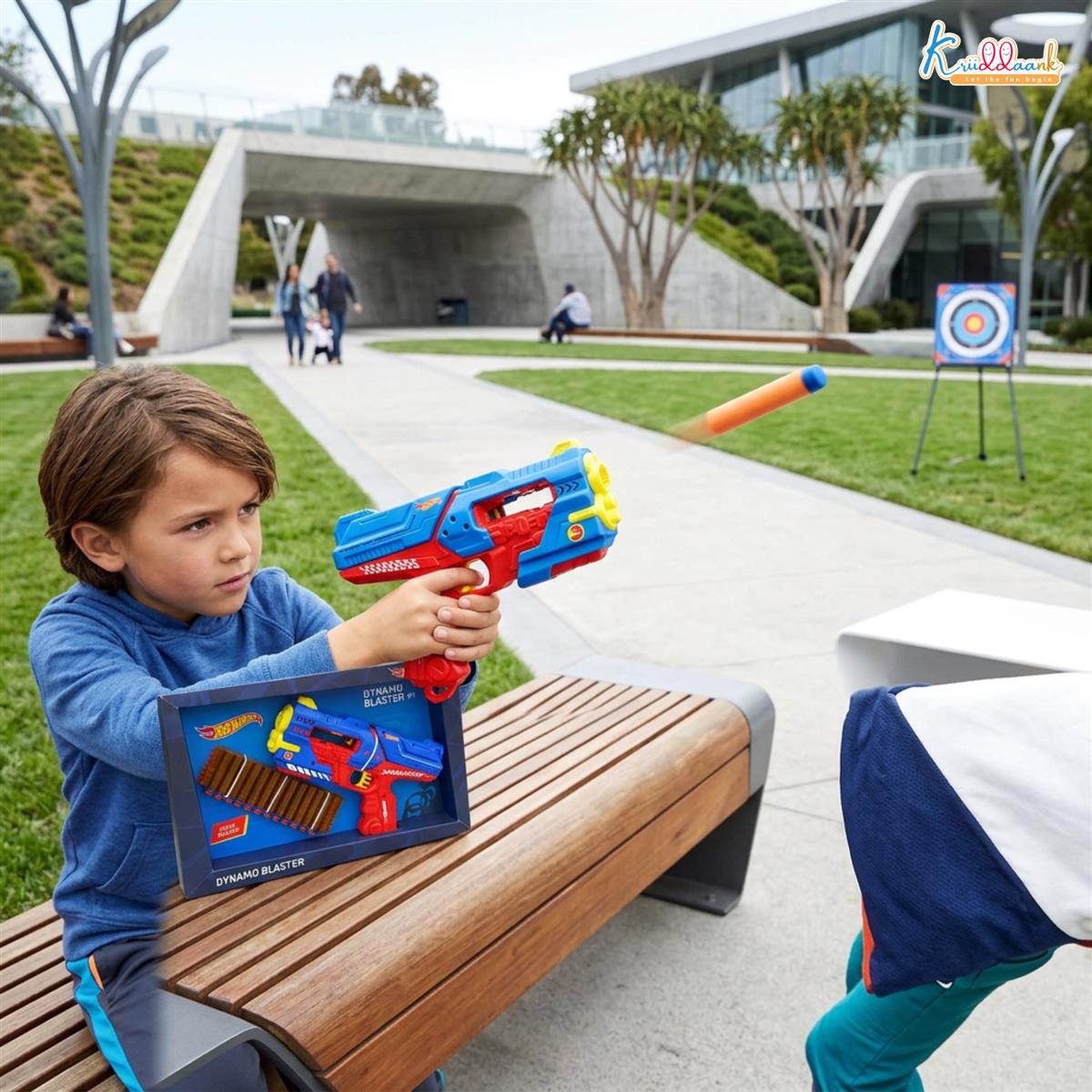 Hot Wheels Dynamo Blaster Toy Gun with 22 Soft Foam Bullets & 12-Dart Cartridge, Long Range Action-Packed Blaster for Kids, Safe & Interactive Play, Blue, Ages 4+