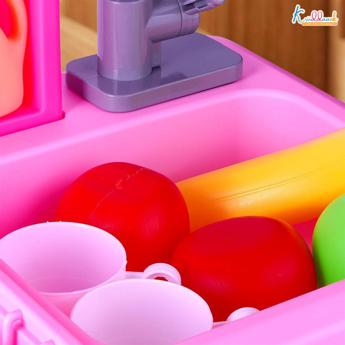 Hasbro Peppa Pig Kitchen Toy Set for Girls with Electric Running Water Sink, Electronic Kettle with Lights & Sounds, 22 Pcs Pretend Play Cooking & Baking Playset, Ideal Gift for Kids Ages 3+